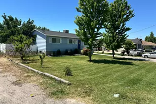 2593 N 2000 W, Clinton, UT 84015 - Photo 3