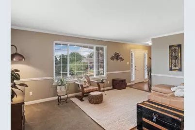 557 S Moss Hill Dr, Bountiful, UT 84010 - Photo 3