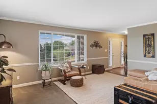 557 S Moss Hill Dr, Bountiful, UT 84010 - Photo 3