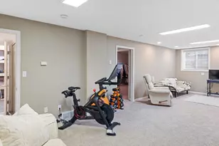 557 S Moss Hill Dr, Bountiful, UT 84010 - Photo 21