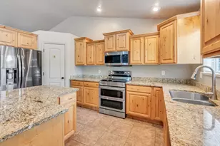 3268 W 1025 N, Layton, UT 84041 - Photo 13