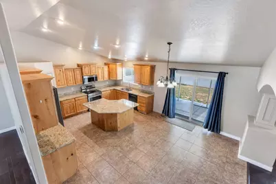 3268 W 1025 N, Layton, UT 84041 - Photo 15