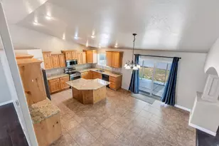 3268 W 1025 N, Layton, UT 84041 - Photo 15