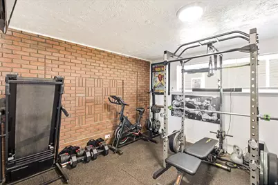 2042 N 630 W, Clinton, UT 84015 - Photo 23