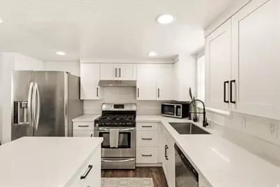 2042 N 630 W, Clinton, UT 84015 - Photo 13
