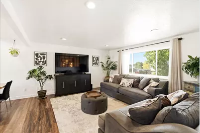 2042 N 630 W, Clinton, UT 84015 - Photo 5