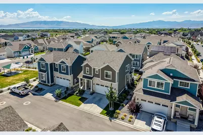9871 N Bedford Ct, Highland, UT 84003 - Photo 35