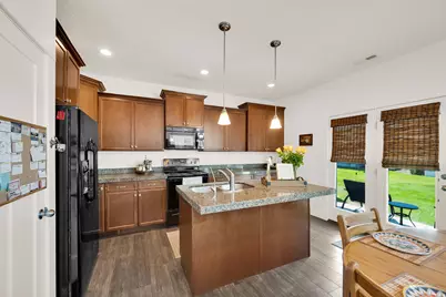 12772 S Village Creek Dr, Riverton, UT 84065 - Photo 5