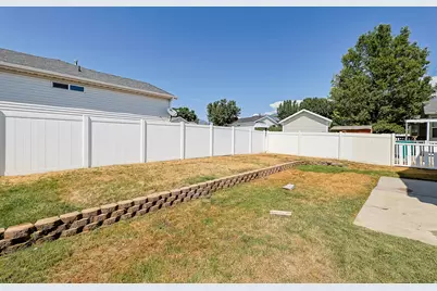 309 E 1525 N, Layton, UT 84041 - Photo 29