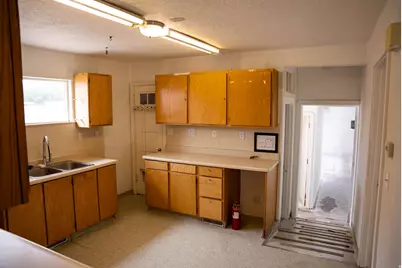 1545 W State St, Hurricane, UT 84737 - Photo 27