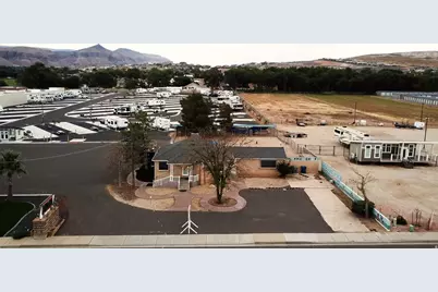 1545 W State St, Hurricane, UT 84737 - Photo 5