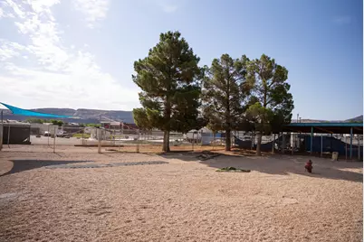 1545 W State St, Hurricane, UT 84737 - Photo 13