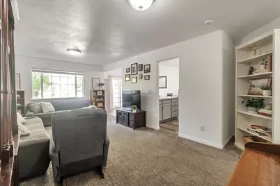 251 S Parkside Ct, Provo, UT 84601 - Photo 11