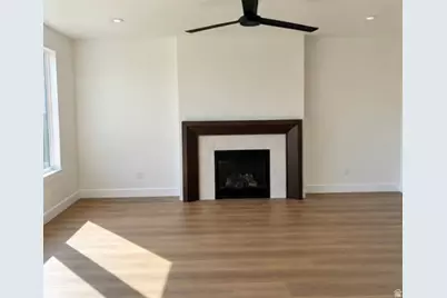 763 W Summerhill Ln, Centerville, UT 84014 - Photo 9