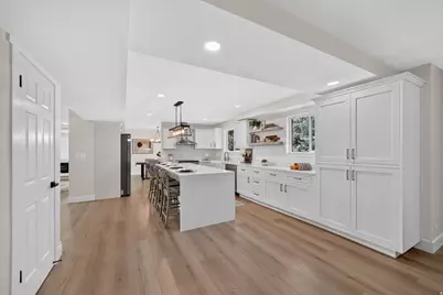 10866 S Savannah Dr E, Sandy, UT 84094 - Photo 15