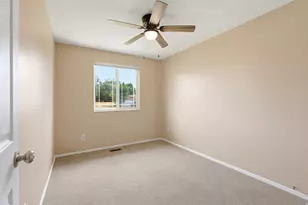 5622 S 2950 W, Roy, UT 84067 - Photo 17