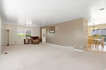 1388 N Hillsboro Dr, Layton, UT 84040 - Photo 5