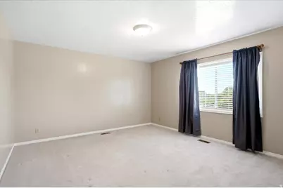 1388 N Hillsboro Dr, Layton, UT 84040 - Photo 25