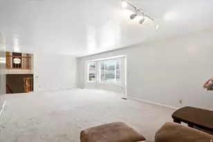 1388 N Hillsboro Dr, Layton, UT 84040 - Photo 7