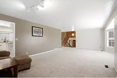 1388 N Hillsboro Dr, Layton, UT 84040 - Photo 3