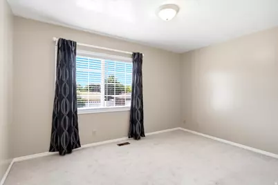 1388 N Hillsboro Dr, Layton, UT 84040 - Photo 27