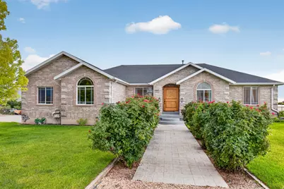 305 N Center St, Moroni, UT 84646 - Photo 1