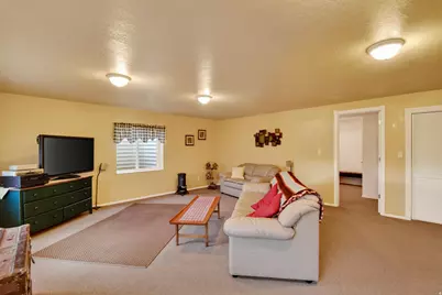 305 N Center St, Moroni, UT 84646 - Photo 27