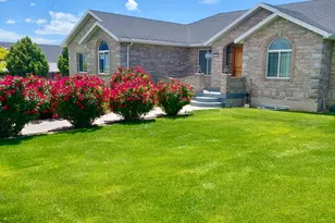 305 N Center St, Moroni, UT 84646 - Photo 5