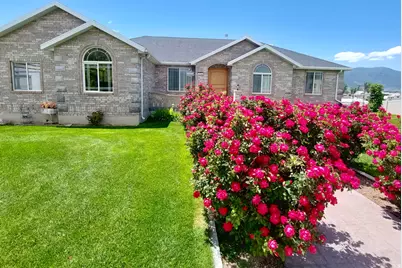 305 N Center St, Moroni, UT 84646 - Photo 3
