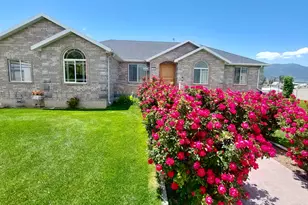 305 N Center St, Moroni, UT 84646 - Photo 3