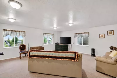 305 N Center St, Moroni, UT 84646 - Photo 27