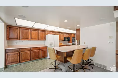 689 E 4149 S, Millcreek, UT 84107 - Photo 9