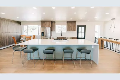 610 S 800 E, Centerville, UT 84014 - Photo 1