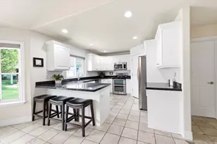 9604 N Apple Ct W, Cedar Hills, UT 84062 - Photo 9