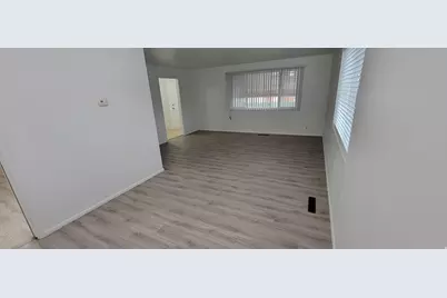 1862 E 3990 S, Holladay, UT 84124 - Photo 3