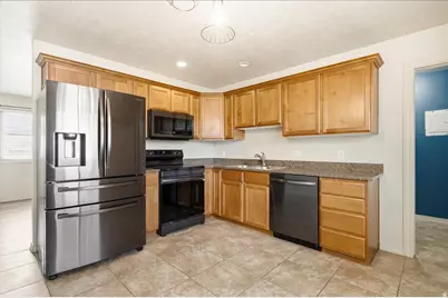 891 E Bristle Pine Pl, Millcreek, UT 84106 - Photo 3