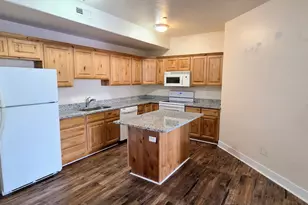 389 S State St, Provo, UT 84606 - Photo 3