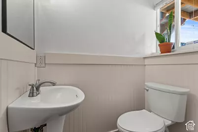 1873 N 25 E, Layton, UT 84041 - Photo 37