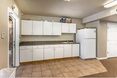 859 E 620 N #H4, Provo, UT 84606 - Photo 17