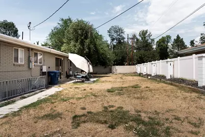 5615 S Laurelwood E, Holladay, UT 84121 - Photo 21