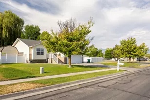 202 W 225 N, Providence, UT 84332 - Photo 3