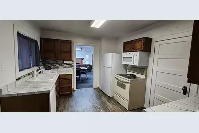 85 E 300 N, Ferron, UT 84523 - Photo 13
