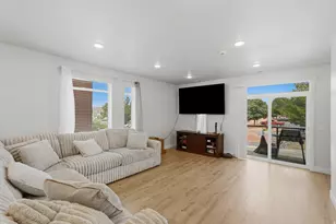 460 E Depot St, Clearfield, UT 84015 - Photo 7