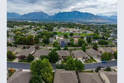 11173 S Village Grove Ln, South Jordan, UT 84095 - Photo 37