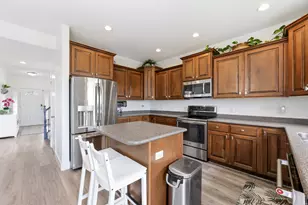 2947 E Lookout Dr, Eagle Mountain, UT 84005 - Photo 11
