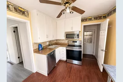 275 N Lakeview Dr, Clearfield, UT 84015 - Photo 3
