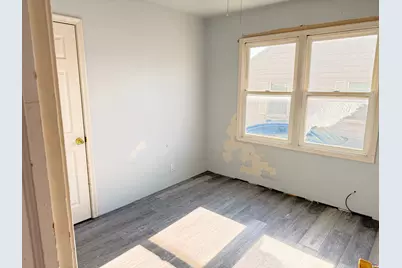 275 N Lakeview Dr, Clearfield, UT 84015 - Photo 5