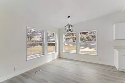371 E Cynthia Way S, North Salt Lake, UT 84054 - Photo 9