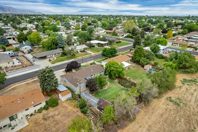 4883 S 3040 St W, Taylorsville, UT 84129 - Photo 27