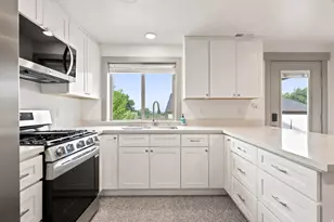 1126 E Benchview Dr, Ogden, UT 84404 - Photo 17